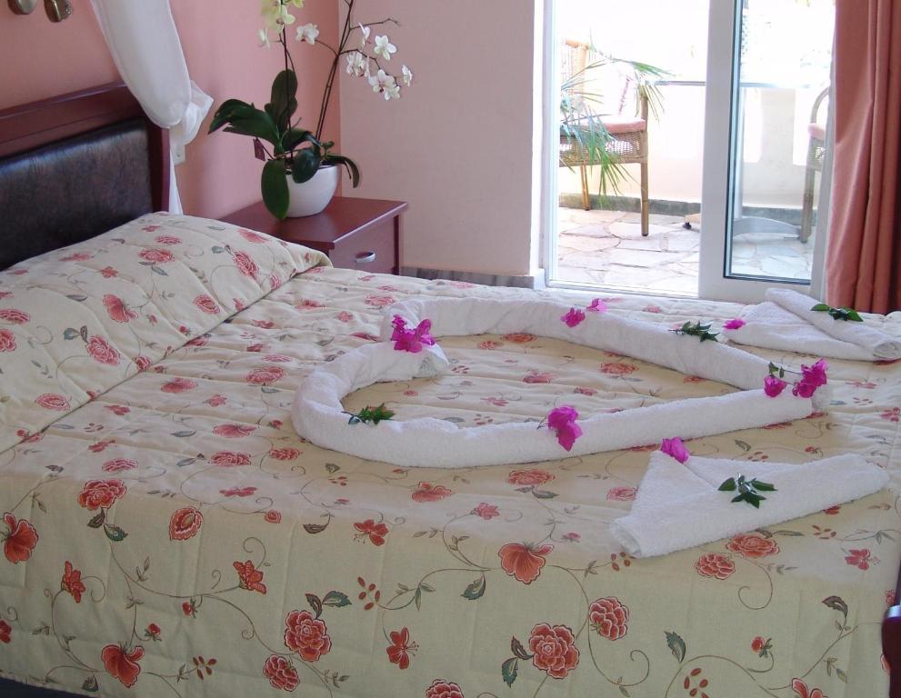 Malou Apartments Kato Daratso Cameră foto